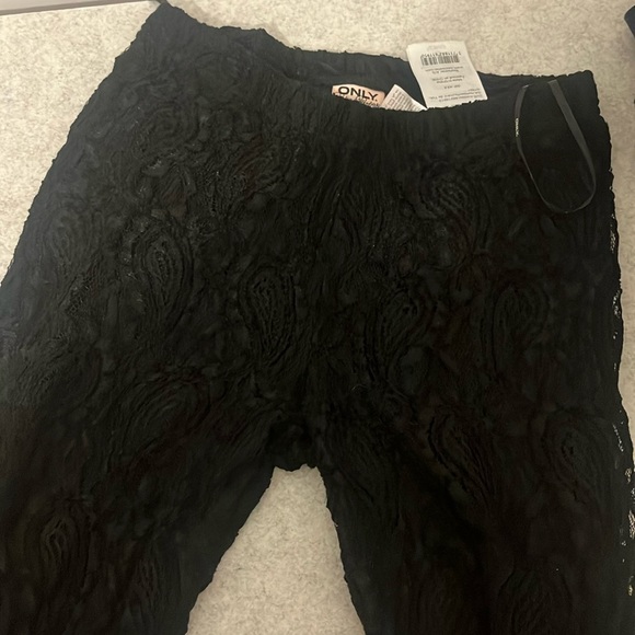 Black Leggings Lace Design - Picture 2 of 5
